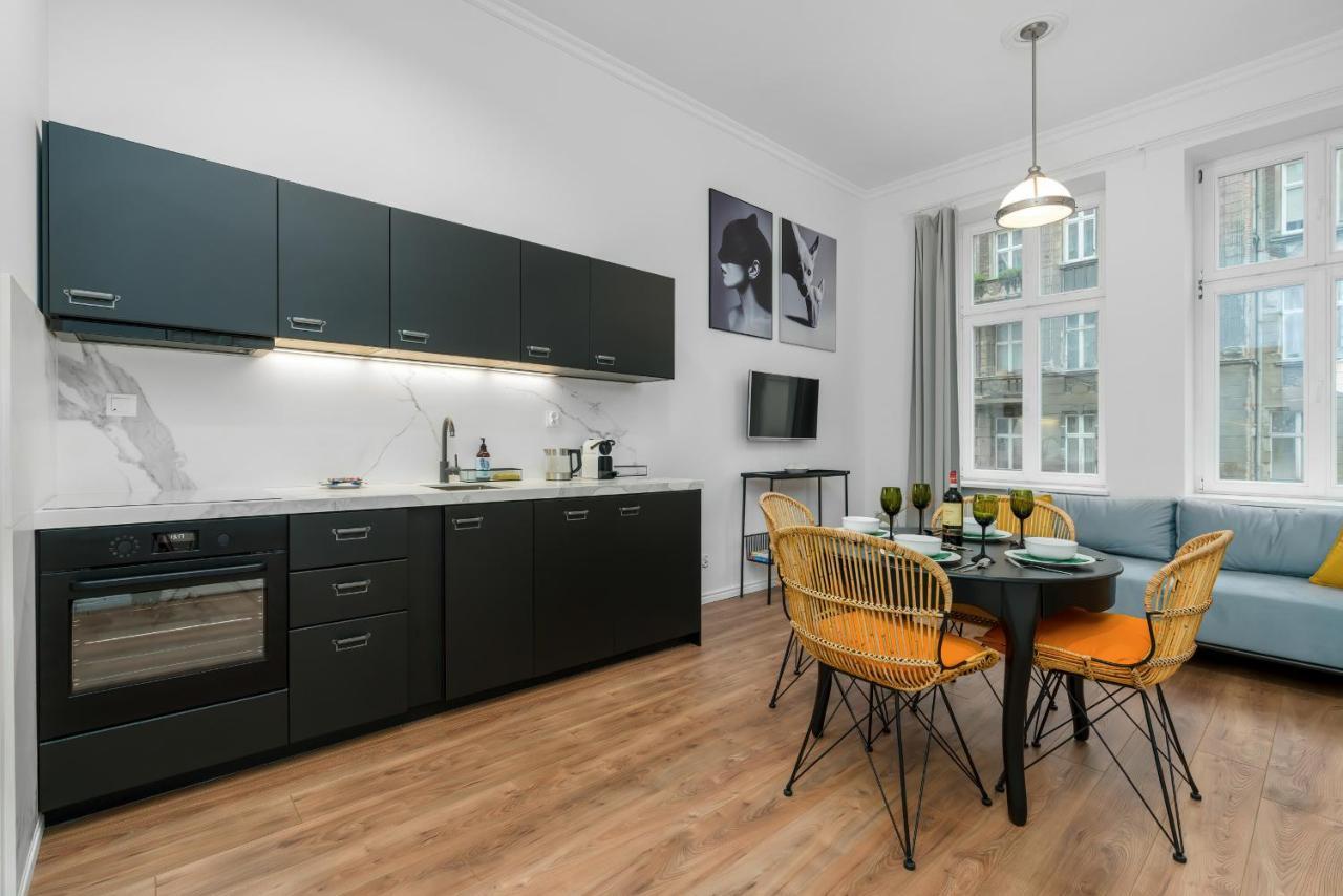 Deluxe Mtp Apartments Matejki By Noclegi Renters Posen Exterior foto